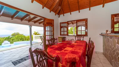 Kitchen & Dining Areas: Fully equipped. Electric oven, gas stove, microwave, refrigerator, mixer, ce