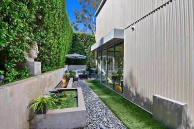 Luxury Villa Photo #3