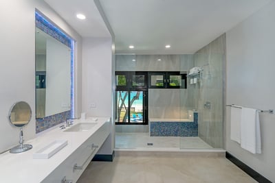 Luxury Villa Photo #37