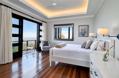 Luxury Villa Photo #29