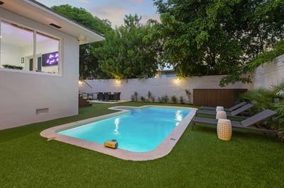 Luxury Villa Photo #4