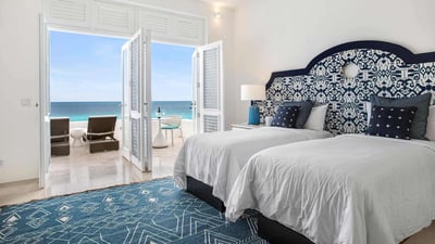 Luxury Villa Photo #24