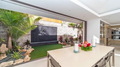 Kitchen & Dining Area: Fully equipped. Electric oven, gas stove, microwave, refrigerator, mixer, cen