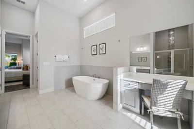 Luxury Villa Photo #32
