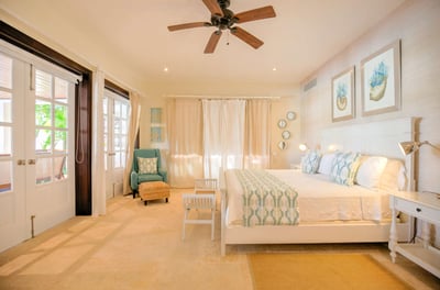 Luxury Villa Photo #26