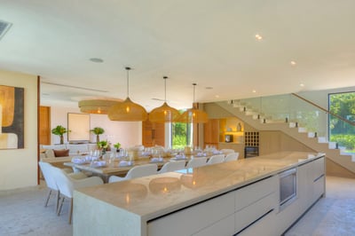 Luxury Villa Photo #13