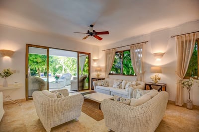 Luxury Villa Photo #25