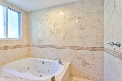 Luxury Villa Photo #35