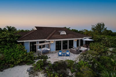 Luxury Villa Photo #3