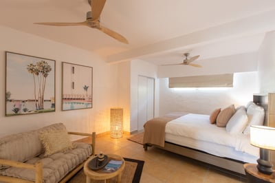 Luxury Villa Photo #32