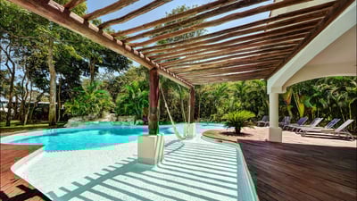 Luxury Villa Photo #4
