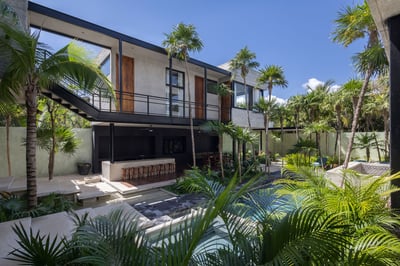 Luxury Villa Photo #6