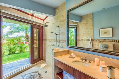 Luxury Villa Photo #57