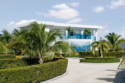 Luxury Villa Photo #3