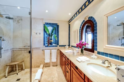 Luxury Villa Photo #30