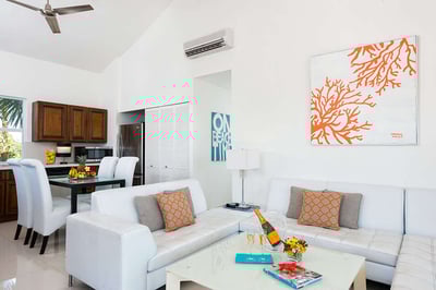 Luxury Villa Photo #6