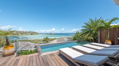 Luxury Villa Photo #3