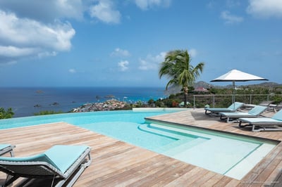 Luxury Villa Photo #3