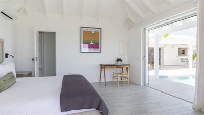 Luxury Villa Photo #32