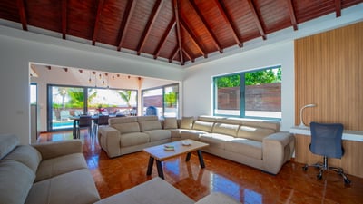 Luxury Villa Photo #14