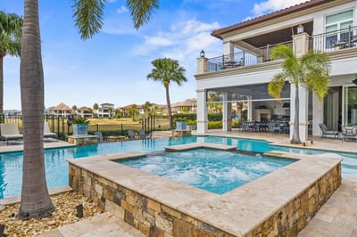 Luxury Villa Photo #6