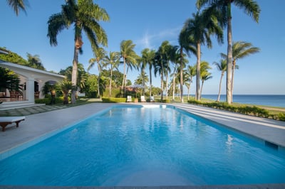 Luxury Villa Photo #3
