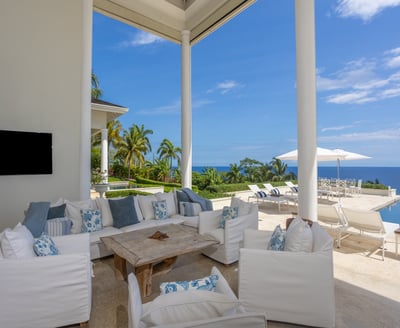 Luxury Villa Photo #6