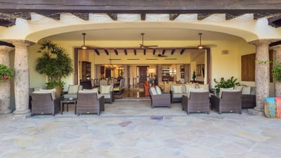 Luxury Villa Photo #25