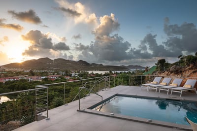 Luxury Villa Photo #3