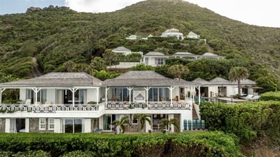 Luxury Villa Photo #3