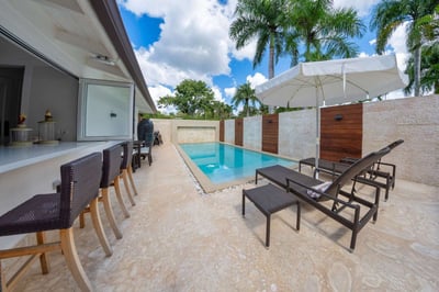 Luxury Villa Photo #2