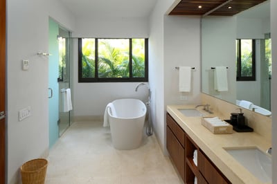 Luxury Villa Photo #25