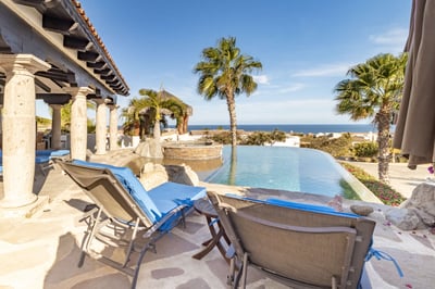 Luxury Villa Photo #11
