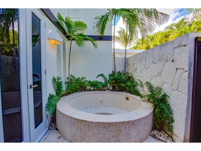 Luxury Villa Photo #14