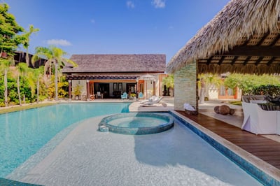 Luxury Villa Photo #5