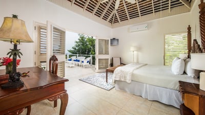 Luxury Villa Photo #15