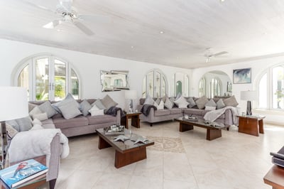 Luxury Villa Photo #17