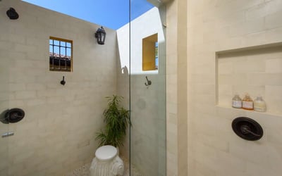 Luxury Villa Photo #8