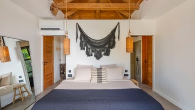 Luxury Villa Photo #38