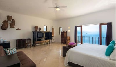 Luxury Villa Photo #13