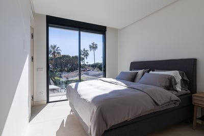 Luxury Villa Photo #21