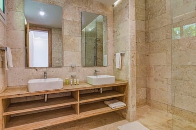 Luxury Villa Photo #41