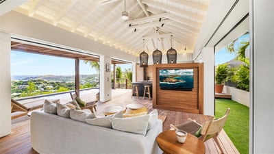 Luxury Villa Photo #15