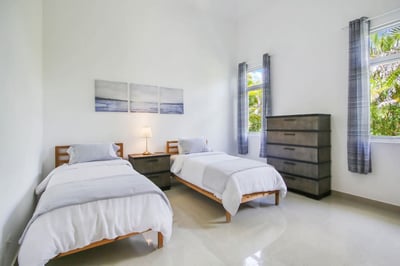 Luxury Villa Photo #30