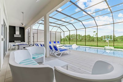 Luxury Villa Photo #32