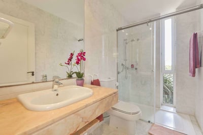 Luxury Villa Photo #14