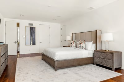 Luxury Villa Photo #15