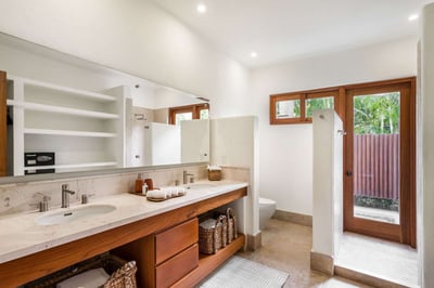 Luxury Villa Photo #32