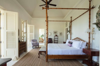 Luxury Villa Photo #24