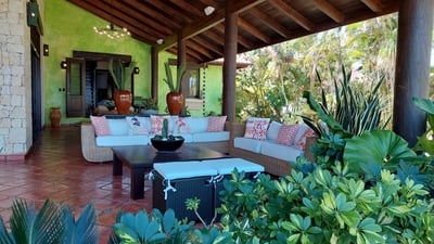 Luxury Villa Photo #9